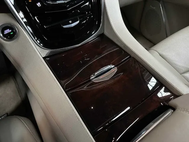 Cadillac escalade esv premium xl 6.2 v8 426pk 8-persoons 2016 (origineel nederlands), ht-450-p - afbeelding 29 van  73