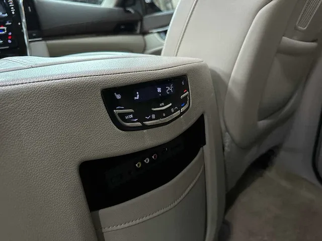 Cadillac escalade esv premium xl 6.2 v8 426pk 8-persoons 2016 (origineel nederlands), ht-450-p - afbeelding 52 van  73