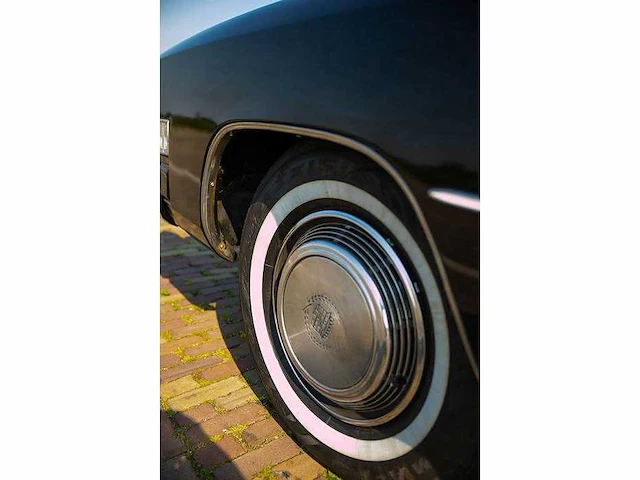 Cadillac fleetwood - eldorado cabrio - personenauto - afbeelding 24 van  64
