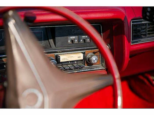 Cadillac fleetwood - eldorado cabrio - personenauto - afbeelding 41 van  64