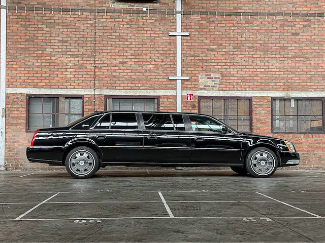 Cadillac six door limousine superior 6-deurs rouwauto 2010 - afbeelding 2 van  47