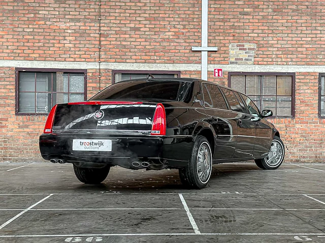 Cadillac six door limousine superior 6-deurs rouwauto 2010 - afbeelding 3 van  47