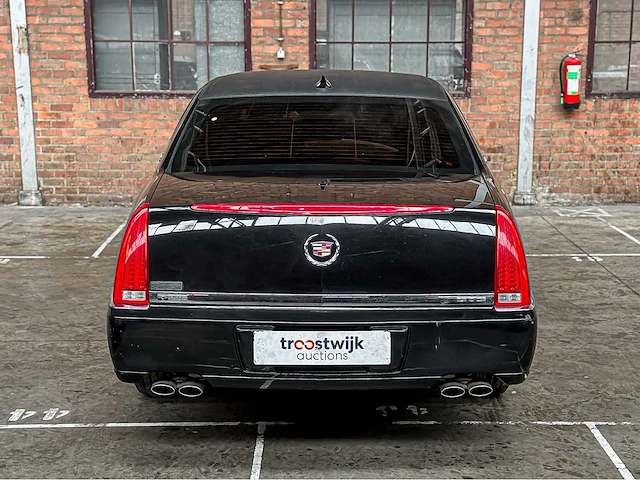 Cadillac six door limousine superior 6-deurs rouwauto 2010 - afbeelding 7 van  47