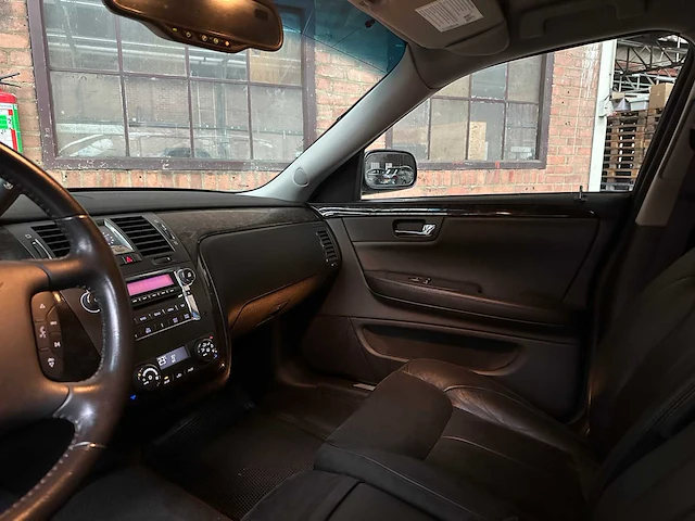 Cadillac six door limousine superior 6-deurs rouwauto 2010 - afbeelding 15 van  47