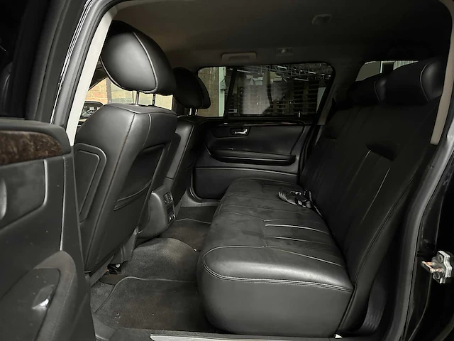 Cadillac six door limousine superior 6-deurs rouwauto 2010 - afbeelding 29 van  47