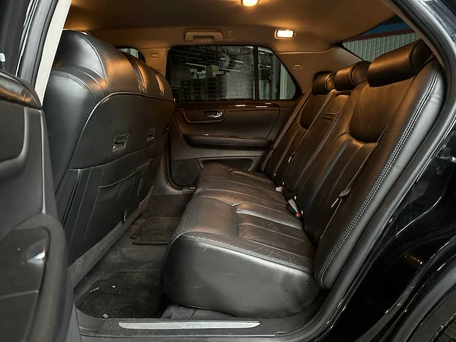 Cadillac six door limousine superior 6-deurs rouwauto 2010 - afbeelding 31 van  47