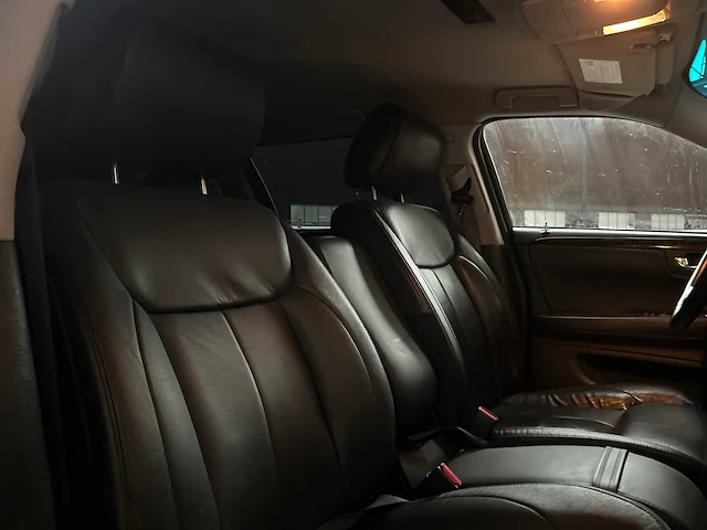 Cadillac six door limousine superior 6-deurs rouwauto 2010 - afbeelding 40 van  47