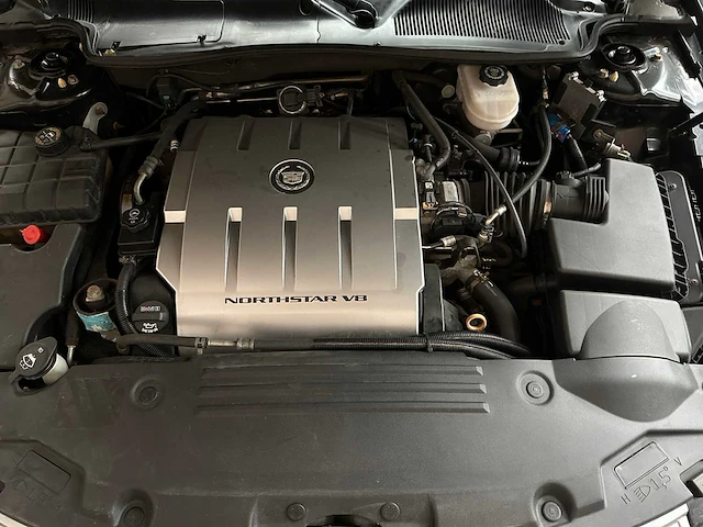 Cadillac six door limousine superior 6-deurs rouwauto 2010 - afbeelding 41 van  47