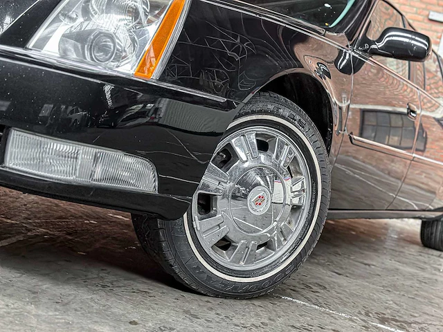 Cadillac six door limousine superior 6-deurs rouwauto 2010 - afbeelding 34 van  47