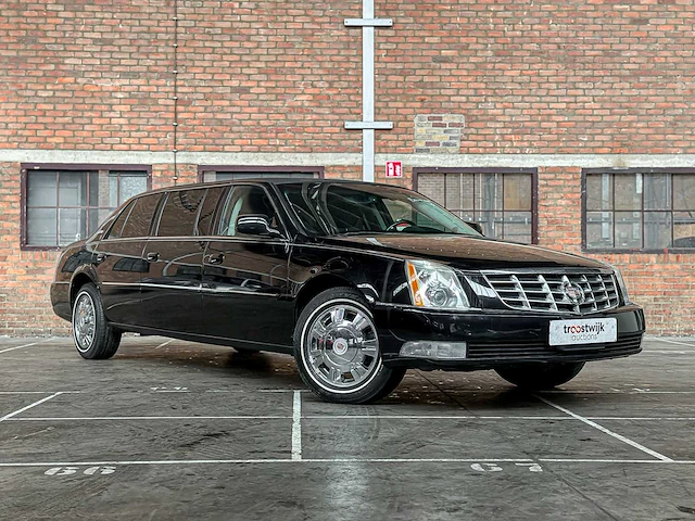 Cadillac six door limousine superior 6-deurs rouwauto 2010 - afbeelding 46 van  47