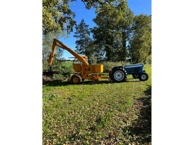 Caesar vaiacar getrokken graafmachine - afbeelding 4 van  11