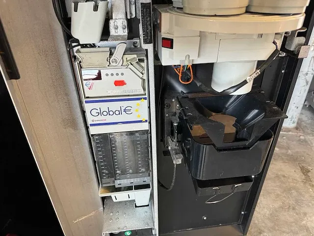 Caffe europa - fst2 - koffieautomaat - vending machine - afbeelding 3 van  12