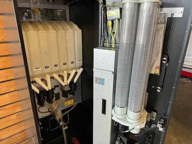 Caffe europa - fst2 - koffieautomaat - vending machine - afbeelding 11 van  12