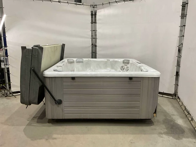 Caldera niagara jacuzzi - afbeelding 9 van  13