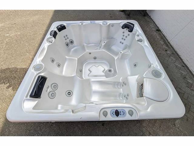 Caldera spa 6 persoons jacuzzi en buitenspa - afbeelding 10 van  17