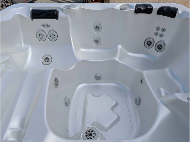 Caldera spa 6 persoons jacuzzi en buitenspa - afbeelding 16 van  17