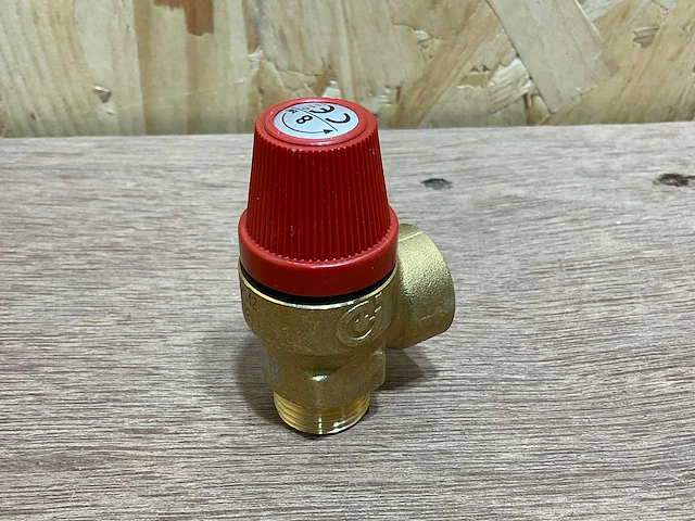 Caleffi 312 veiligheidsklep 1/2" buitendraad 8 bar (25x) - afbeelding 2 van  6