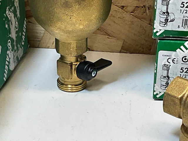 Caleffi vuilafscheider en overstortventiel (5x) - afbeelding 5 van  8