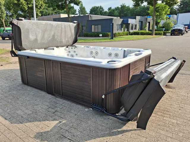 Call spa 7 persoons amerikaans jacuzzi en buitenspa - afbeelding 8 van  40
