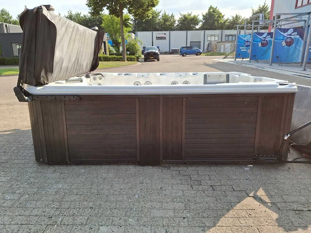 Call spa 7 persoons amerikaans jacuzzi en buitenspa - afbeelding 29 van  40