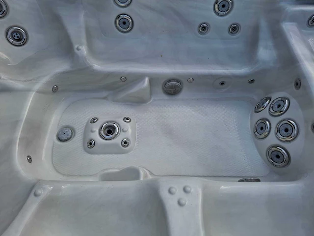 Call spa 7 persoons amerikaans jacuzzi en buitenspa - afbeelding 33 van  40