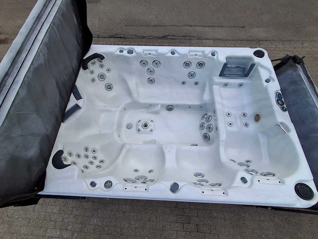 Call spa 7 persoons amerikaans jacuzzi en buitenspa - afbeelding 23 van  40