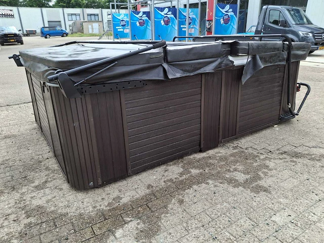 Call spa 7 persoons amerikaans jacuzzi en buitenspa - afbeelding 37 van  40