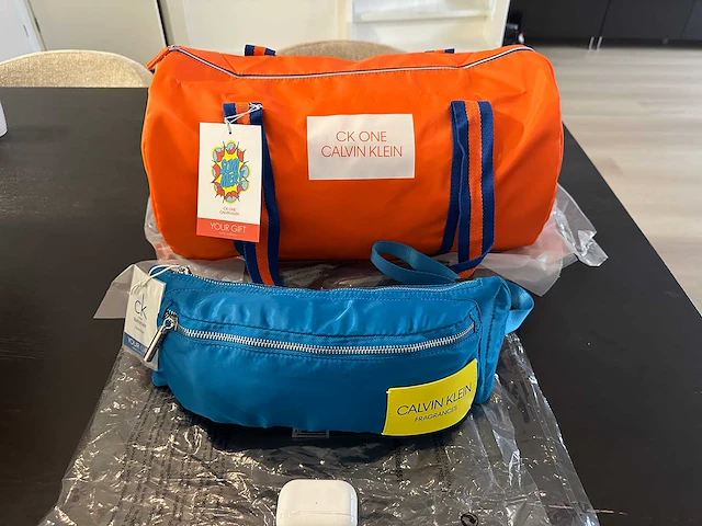 Calvin klein - hipbag - return goods (1500x) - afbeelding 1 van  11
