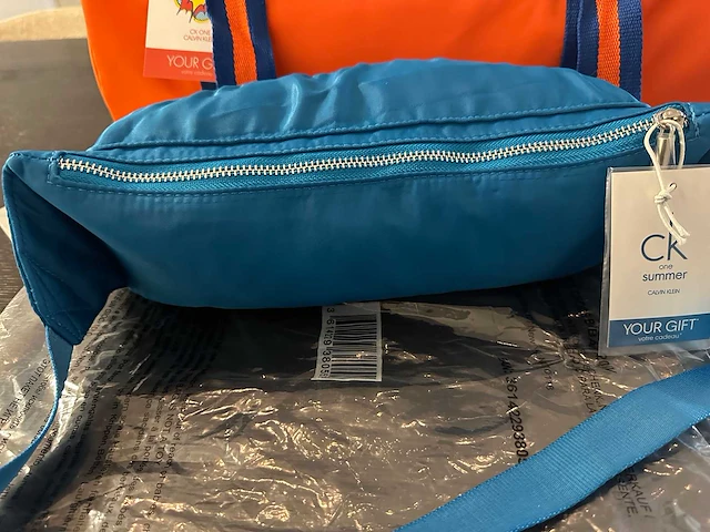 Calvin klein - hipbag - return goods (1500x) - afbeelding 6 van  11