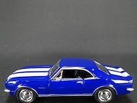 Camaro z (1967) blauw-wit - afbeelding 2 van  5