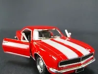 Camaro z (1967) rood-wit - afbeelding 4 van  5