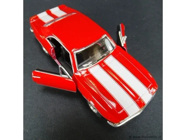 Camaro z (1967) rood-wit - afbeelding 5 van  5