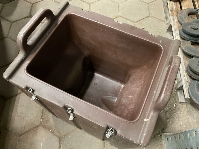 Cambro warmhoud container - afbeelding 4 van  4