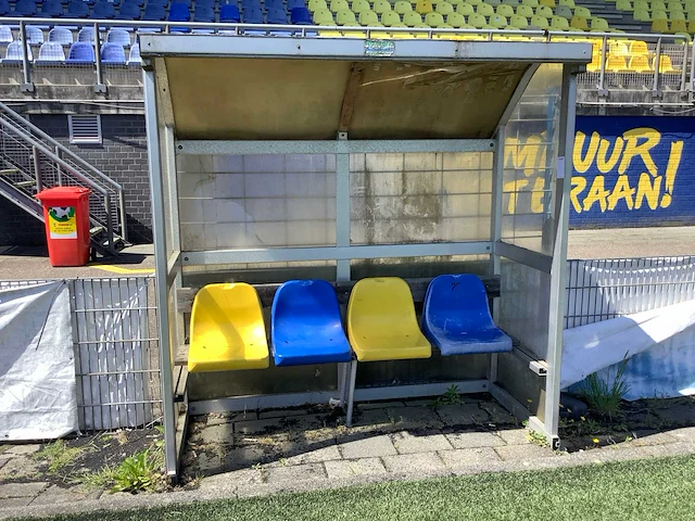 Cambuur - dug-out - afbeelding 1 van  2