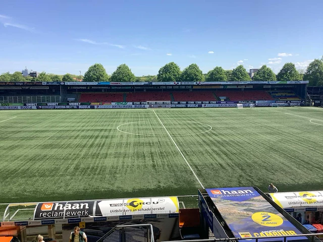Cambuur - kunstgras - 7000m2 - voetbalveld - afbeelding 4 van  10