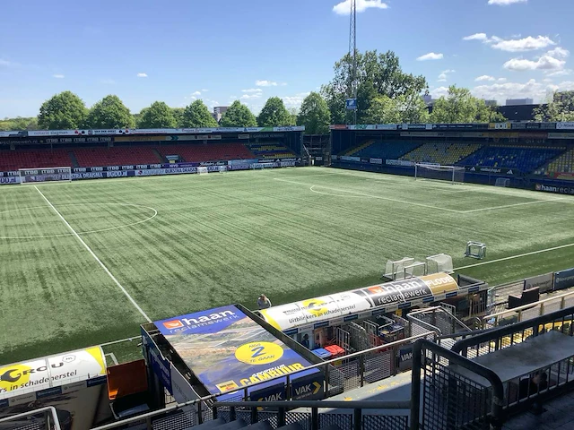 Cambuur - kunstgras - 7000m2 - voetbalveld - afbeelding 6 van  10