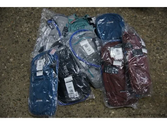 Camelbak rugzakken - 8 stuks - afbeelding 1 van  2
