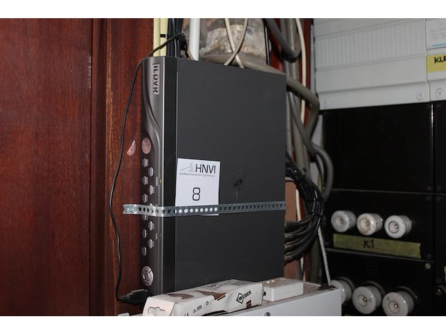 Camera bewakingssysteem il dvr met zes camera's. let op exclusief bekabeling. - afbeelding 1 van  3