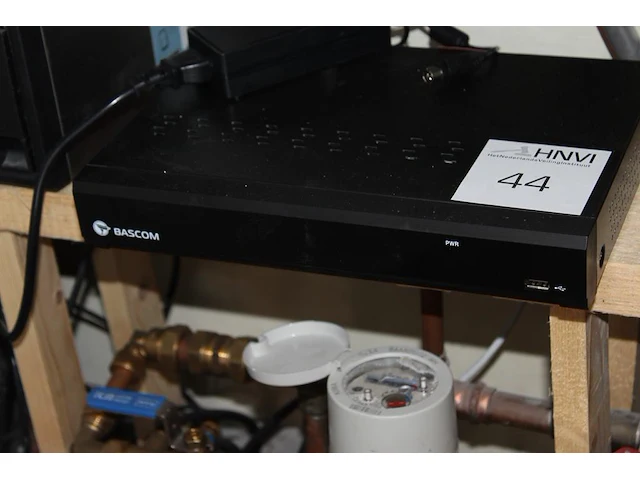 Camerasysteem bascom bsm-r4xn 2-dome-systeem pro met 4 kanaals recorder met twee camera's - afbeelding 2 van  2
