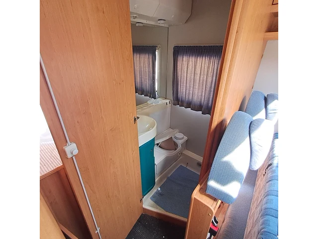 Camper knaus, sun-traveller alkoven, bouwjaar 2003 - afbeelding 26 van  53