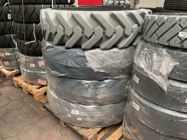 Camso heftruck band (4x) - afbeelding 2 van  3