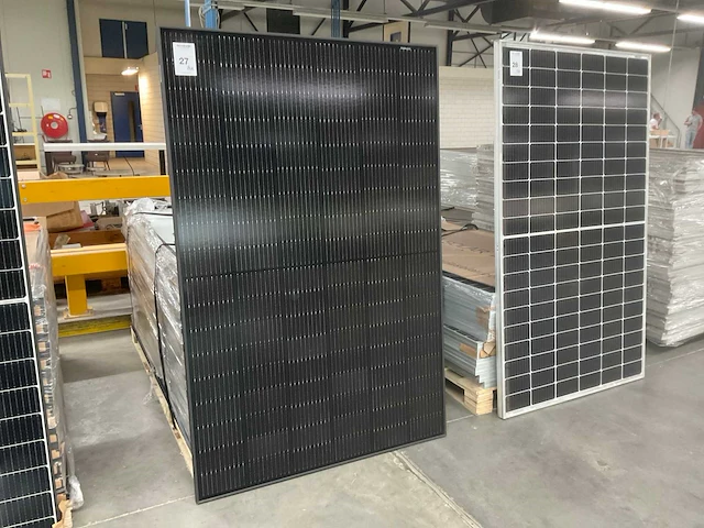 Canadian solar cs6r 400ms zonnepaneel (26x) - afbeelding 1 van  4