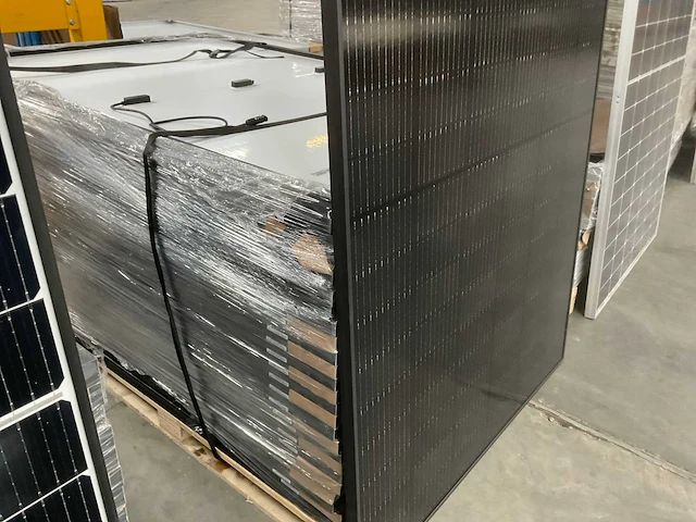Canadian solar cs6r 400ms zonnepaneel (26x) - afbeelding 2 van  4