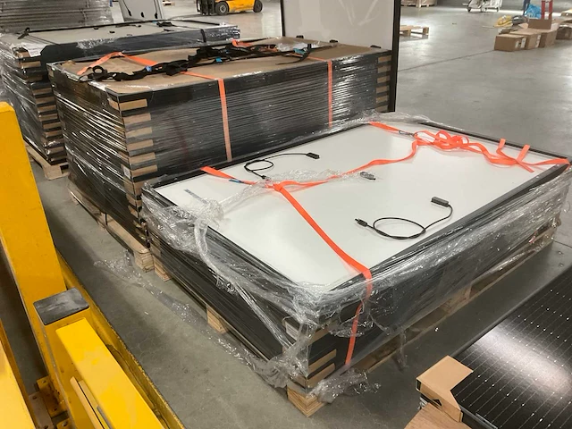 Canadian solar solar pv module cs6r-410ms zonnepaneel (38x) - afbeelding 4 van  5