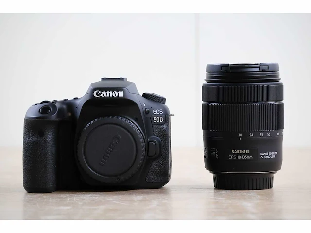 Canon - eos 90d + ef-s 18-135mm f/3.5-5.6 lens - fotocamera - afbeelding 1 van  9