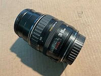 Canon ef zoom camera lens - afbeelding 1 van  2