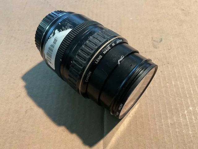Canon ef zoom camera lens - afbeelding 2 van  2