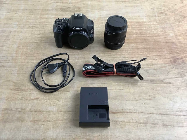 Canon eos 250d + ef-s 18-55mm is stm - zwart - afbeelding 6 van  12