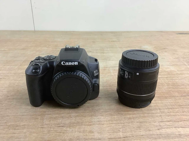 Canon eos 250d + ef-s 18-55mm is stm - zwart - afbeelding 7 van  12