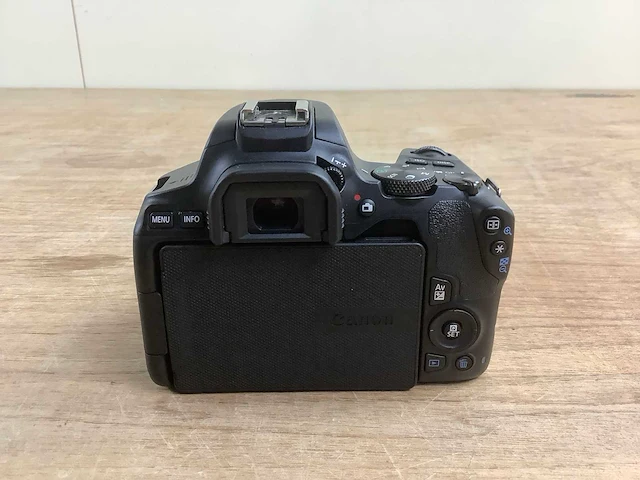 Canon eos 250d + ef-s 18-55mm is stm - zwart - afbeelding 9 van  12